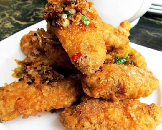 18. Spicy Chicken Wings 香辣雞翼